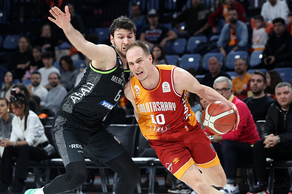 Galatasaray evinde farklı kaybetti