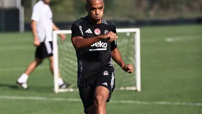 Van Bronckhorst, Joao Mario'yu oynatacağı mevkiyi belirledi