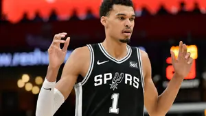 Victor Wembanyama oyların tamamını alarak "Yılın Çaylağı" oldu Victor Wembanyama oyların tamamını alarak "Yılın Çaylağı" oldu