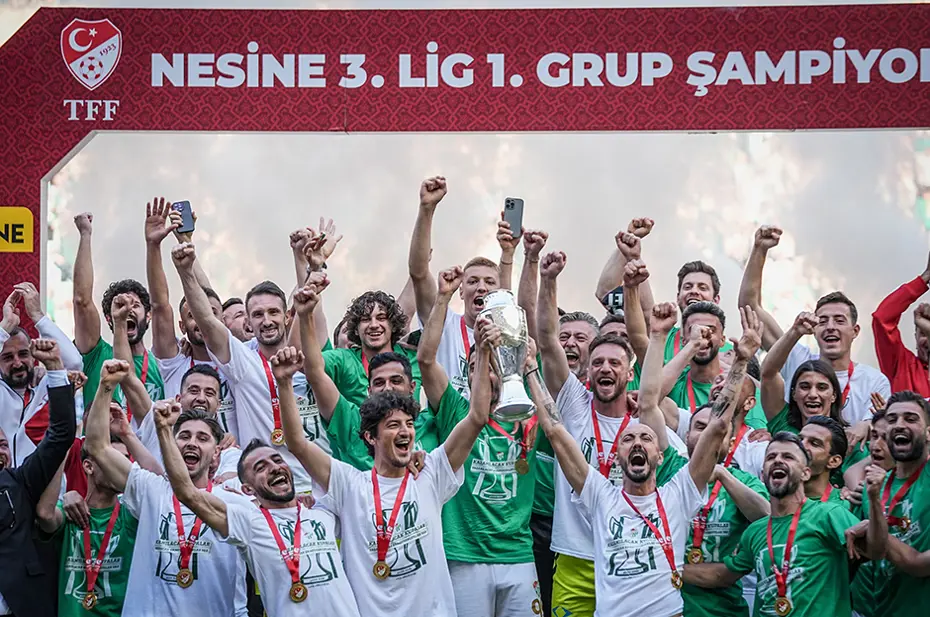 Bursaspor şampiyonluk kupasını 45 bin kişinin önünde aldı - 7