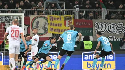 Lider Bayer Leverkusen 90+4'te güldü