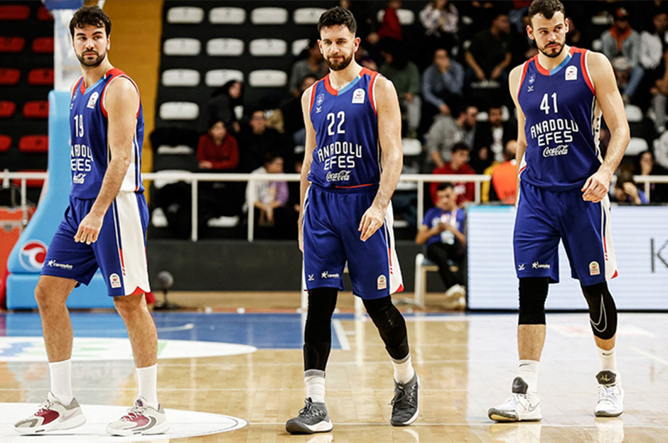 Anadolu Efes'in yeni koçu kim olacak?