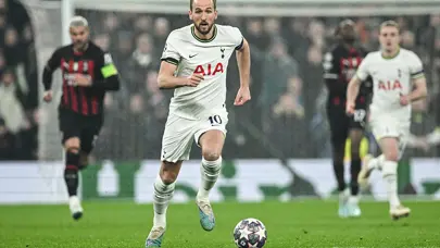 "Elinde kupayla pozu olmayan kulüp efsanesi olabilir mi?"