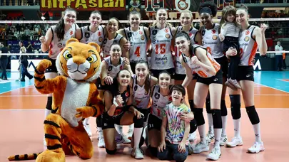 Eczacıbaşı Dynavit sezonu üçüncü tamamladı