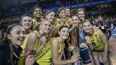 Fenerbahçe Opet 7 yıl sonra Türkiye Kupası'nı aldı