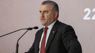 Bakan Osman Aşkın Bak: "Gençlerimize şans vermek zorundayız"