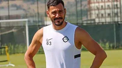 Futbolu bırakmayı düşünen Deniz Kadah, Altay'da kaldı