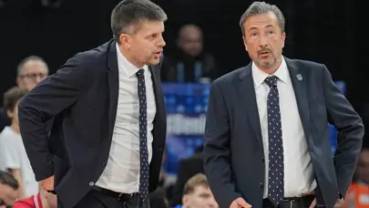 Anadolu Efes koçu Luca Banchi çift maç haftasını değerlendirdi