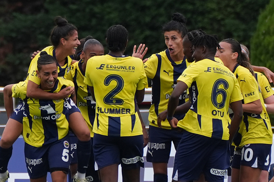 Derbide 3 puan Fenerbahçe'nin: Ligde 6'da 6