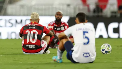 Brezilya'da Vinicius Jr. için oturma eylemi; hakemler de katıldı