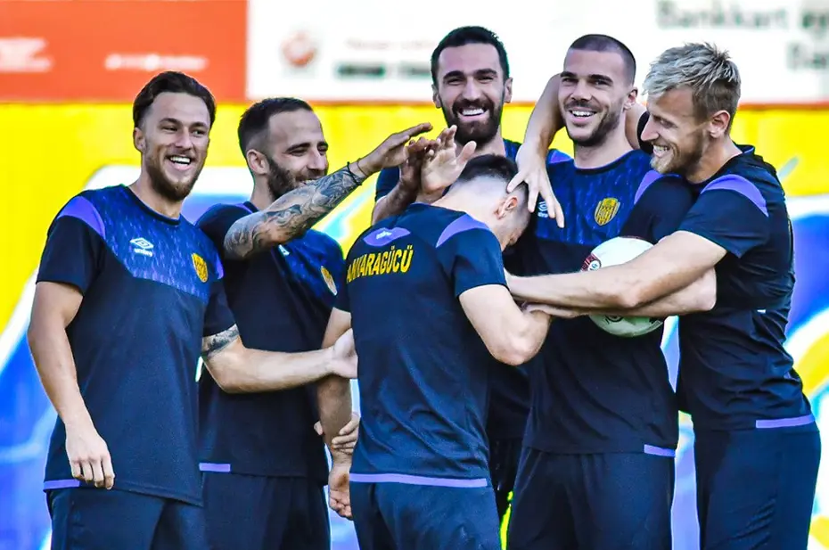 IFFHS sıralamayı güncelledi: Fenerbahçe 16, Galatasaray 94'üncü - 23