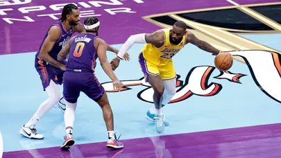 Çekişmeli maçta kazanan Los Angeles Lakers