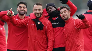 Kayserispor'dan idmanda pas ve baskı çalışması