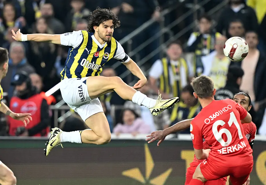 Fenerbahçe'den Ferdi Kadıoğlu için yapılan rekor teklife cevap - 4 Fenerbahçe'den Ferdi Kadıoğlu için yapılan rekor teklife cevap - 4