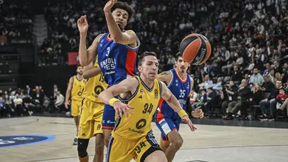 Anadolu Efes'ten ALBA Berlin'e 25 sayı fark