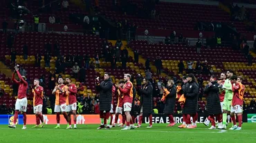 RAMS Park'ta futbolculara ıslıklı protesto