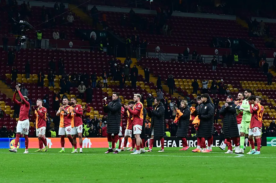 Nihat Kahveci Galatasaraylı oyuncuya yüklendi: "Bende bitiş noktası" - 2 Nihat Kahveci Galatasaraylı oyuncuya yüklendi: "Bende bitiş noktası" - 2