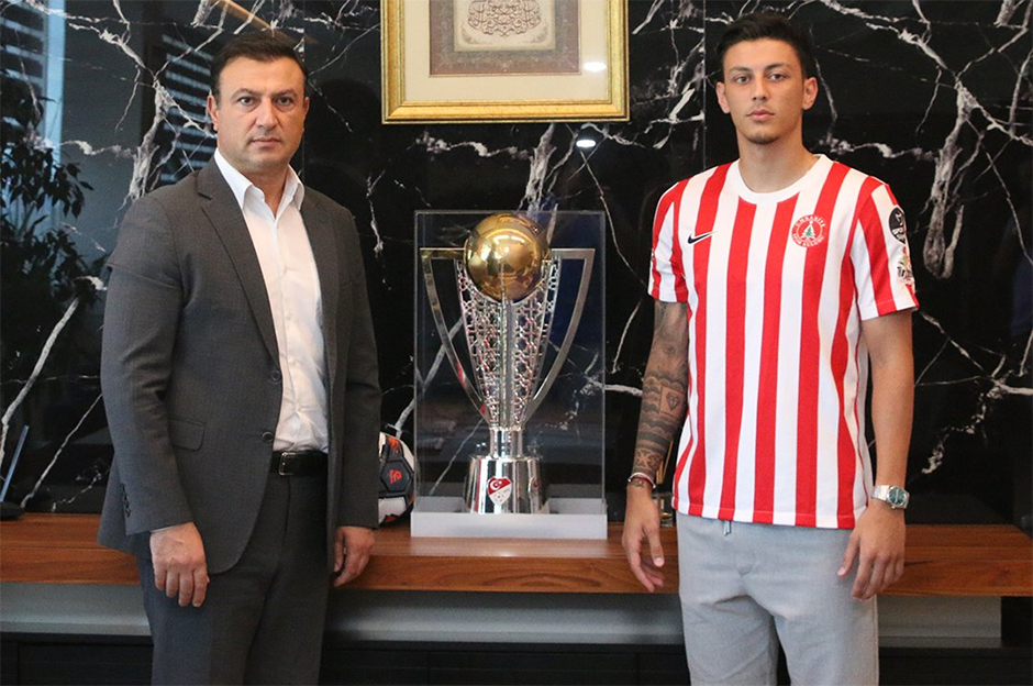 Ümraniyespor'dan stoper transferi