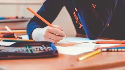 Depremin etkilediği 10 ilde eğitime ara süresi uzatıldı