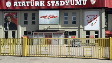 Deprem testini geçemeyen Bolu Atatürk Stadı'nda çalışmalar başladı