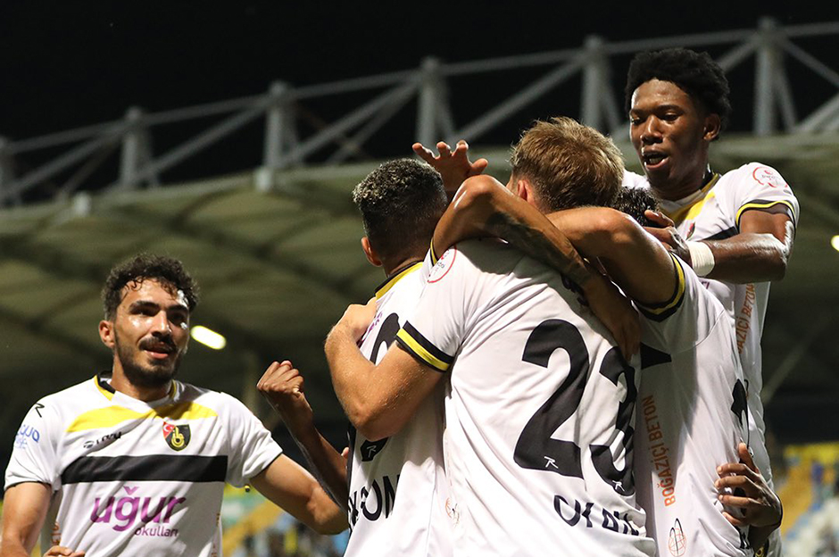 İstanbulspor liderliğini sürdürdü