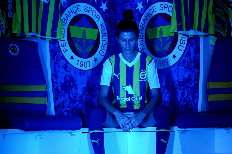 Fenerbahçe, Galatasaray'ın golcüsünü kadrosuna kattı