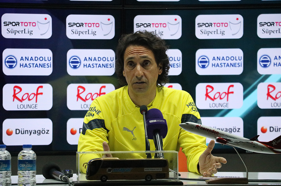 Joao Deus, Jorge Jesus'un sözlerine böyle açıklık getirdi: Saha dışı olayları konuşmak için burada değilim