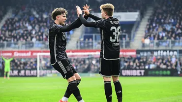 3 gollü galibiyet: Ajax seriyi deplasmanda sürdürdü