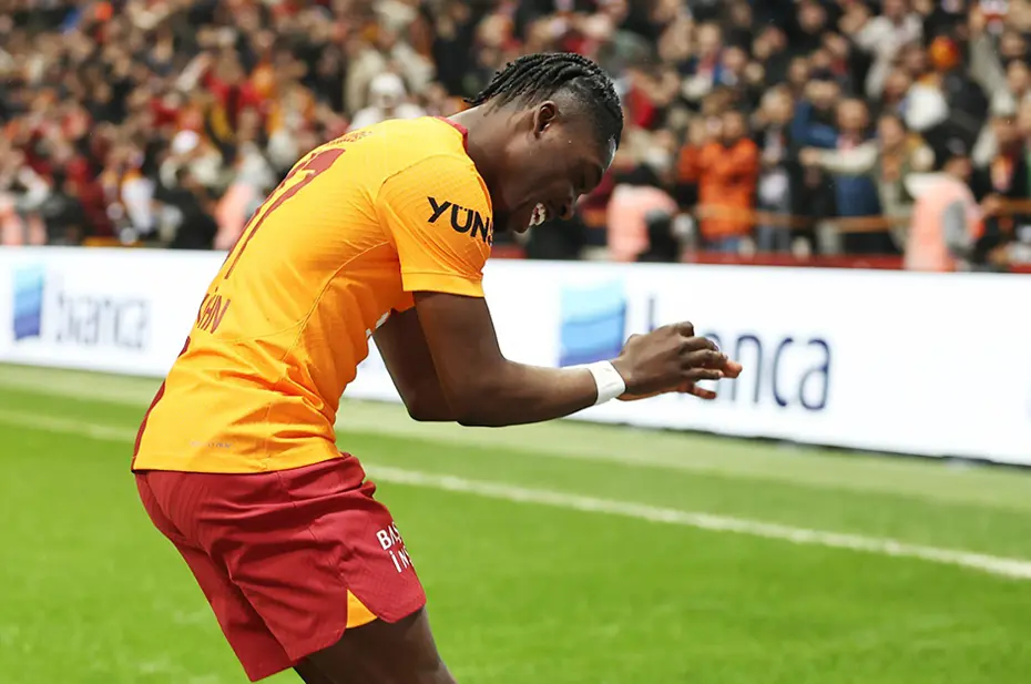 Galatasaray'a tehdit: Derrick Köhn'ün transferi için flaş iddia - 2 Galatasaray'a tehdit: Derrick Köhn'ün transferi için flaş iddia - 2