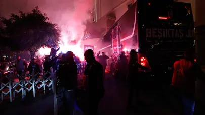 Beşiktaş kafilesine Mersin'de coşkulu karşılama