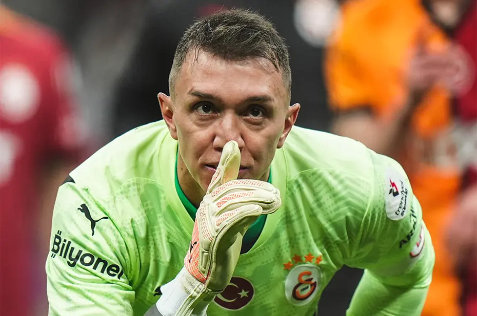 Muslera'nın yerine hiç umulmadık tercih: Galatasaray ile görüşmeyi bekliyor - 2