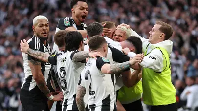 70 yıllık hasret sona erdi: Newcastle, Liverpool'u yenerek Lig Kupası'nda şampiyon oldu