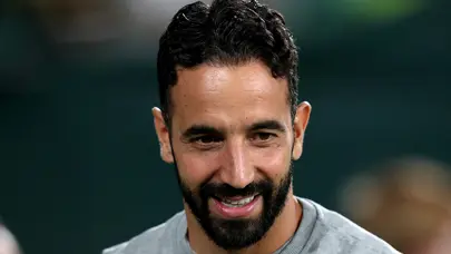 Ruben Amorim'den ilk icraat: Manchester United'ta 7 oyuncunun bileti kesildi