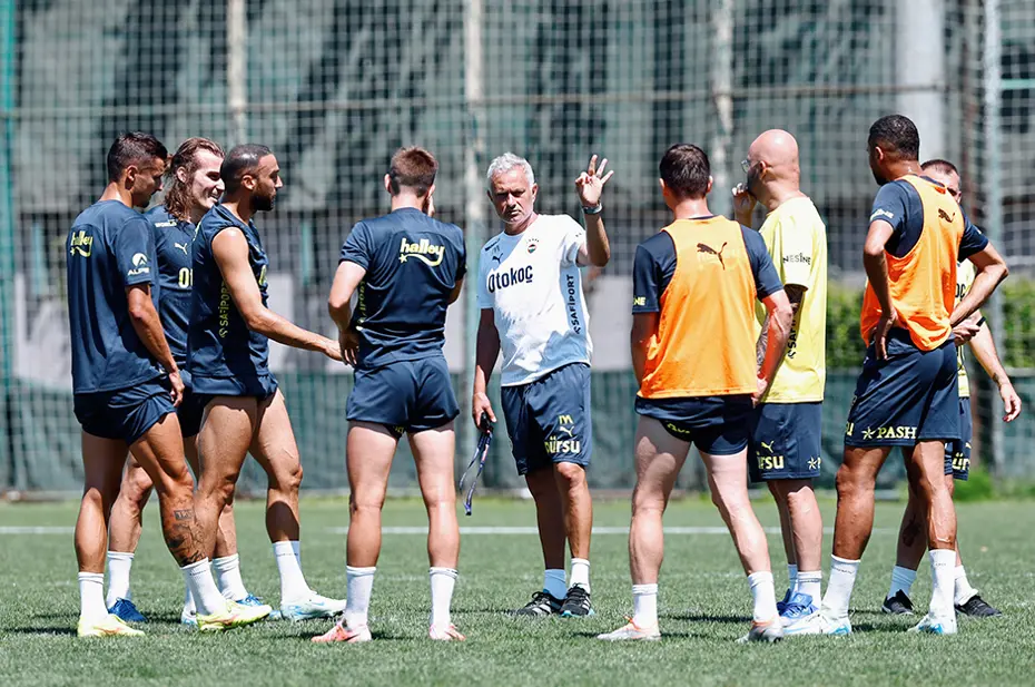 Fenerbahçe'den Fred paylaşımı: Geri sayım başladı - 3 Fenerbahçe'den Fred paylaşımı: Geri sayım başladı - 3