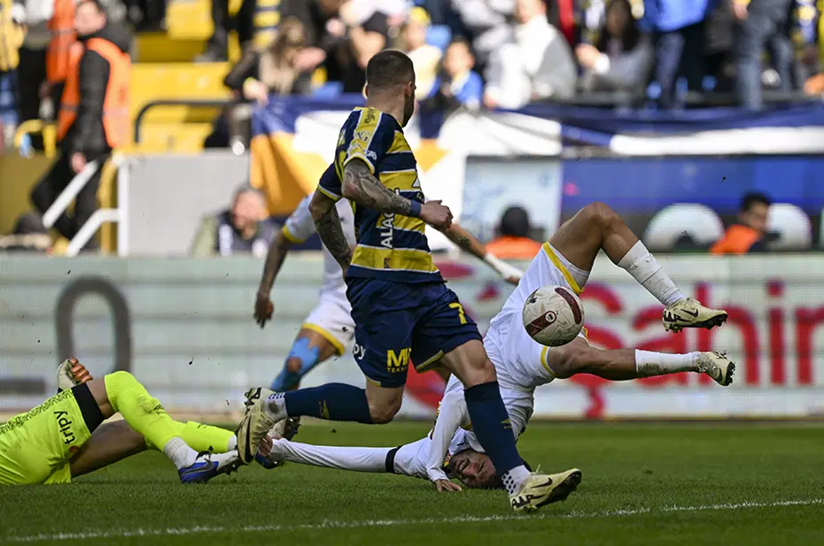 Ankaragücü'nden hastaneye kaldırılan Ertaç Özbir için açıklama - 3