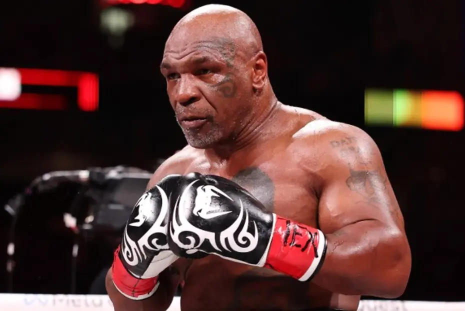 Dünyanın merak ettiği soruyu Mike Tyson'ın eski koçu cevapladı: İşte tarihi maçta gündem olan hareketinin nedeni - 5