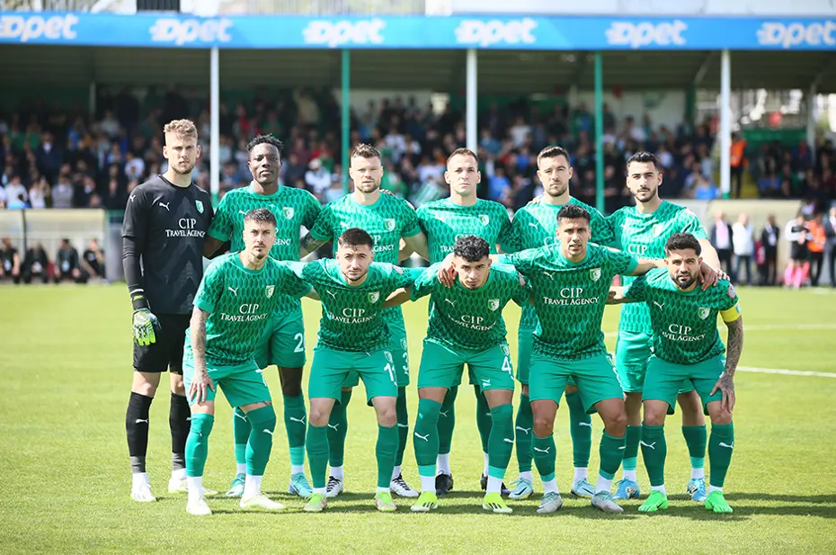 1. Lig'de olaylı maç: Hocalar ve kaptanlar oyundan atıldı - 10 1. Lig'de olaylı maç: Hocalar ve kaptanlar oyundan atıldı - 10