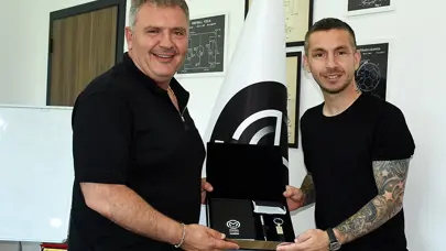 İkinci ayrılık Adem Büyük oldu; resmen açıklandı