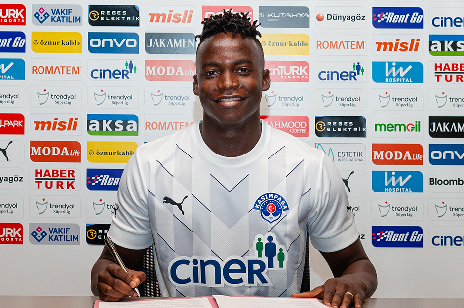 Kasımpaşa sol beke takviye yaptı