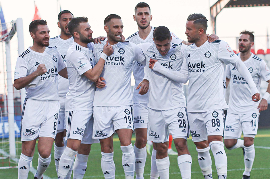 Altay'da 7 futbolcu serbest kalabilir