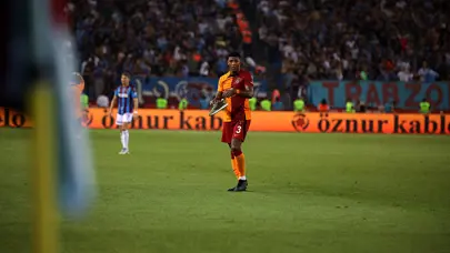 Galatasaray'da ilk ayrılık gerçekleşiyor