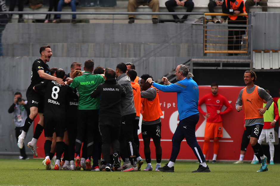 Manisa FK böyle geri döndü! Yalçın Koşukavak açıkladı