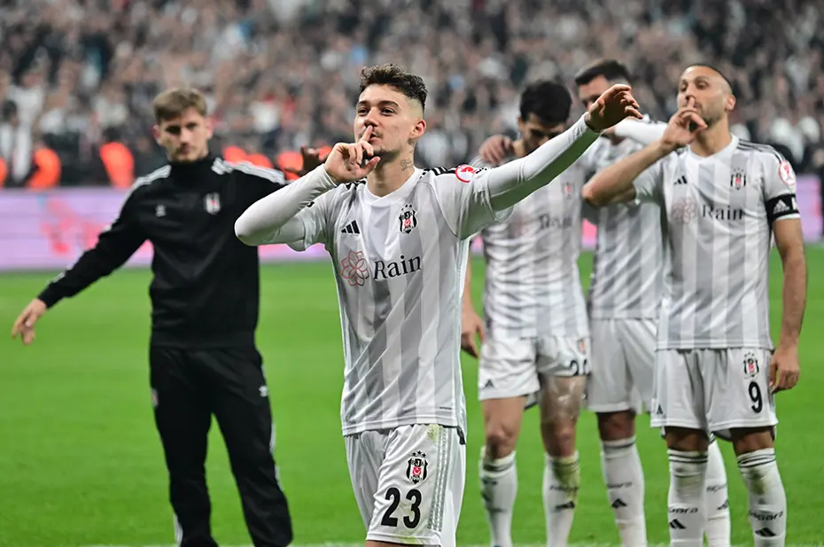 "Dolmabahçe’ye baharı Muçi getirdi" | Spor yazarları Beşiktaş için ne dedi? - 1 "Dolmabahçe’ye baharı Muçi getirdi" | Spor yazarları Beşiktaş için ne dedi? - 1
