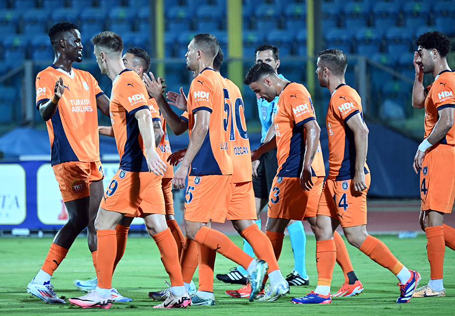Başakşehir toplam 10 golle üst turda: Rakibi belli oldu