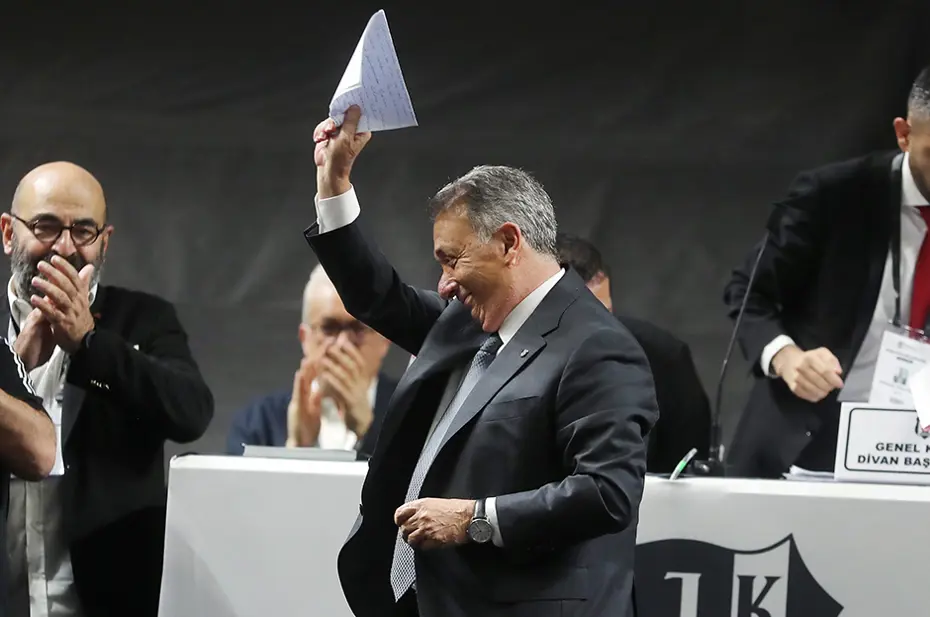 Ahmet Nur Çebi sessizliğini bozdu ve eski başkana seslendi: "Beşiktaş'tan uzak dur" - 4 Ahmet Nur Çebi sessizliğini bozdu ve eski başkana seslendi: "Beşiktaş'tan uzak dur" - 4