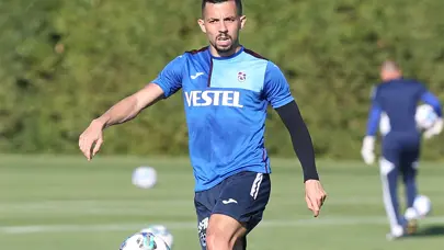 Transfer için kamptan ayrıldı