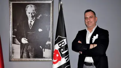 Beşiktaş Yöneticisi Bilgihan Sürmen'den hakem tepkisi: "VAR'a da Vahap Beyaz baksın..."