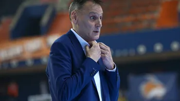 'Özel sebeplerden dolayı' hocayla yollar ayrıldı