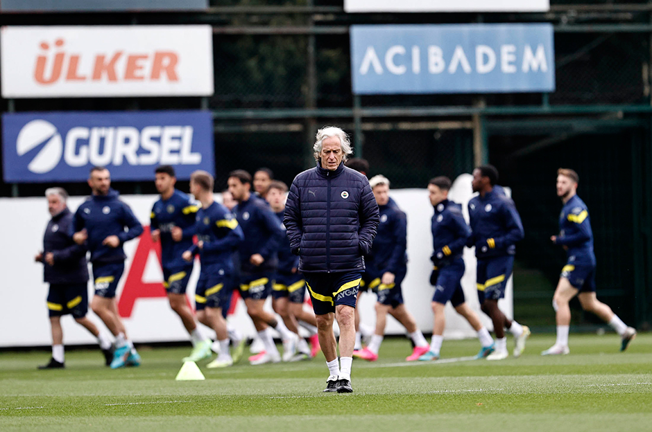 Fenerbahçe'de Trabzonspor mesaisi başladı