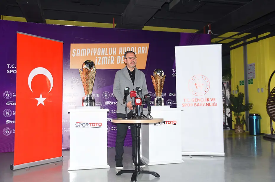 Süper Lig ve 1. Lig'in şampiyonluk kupaları tanıtıldı - 2